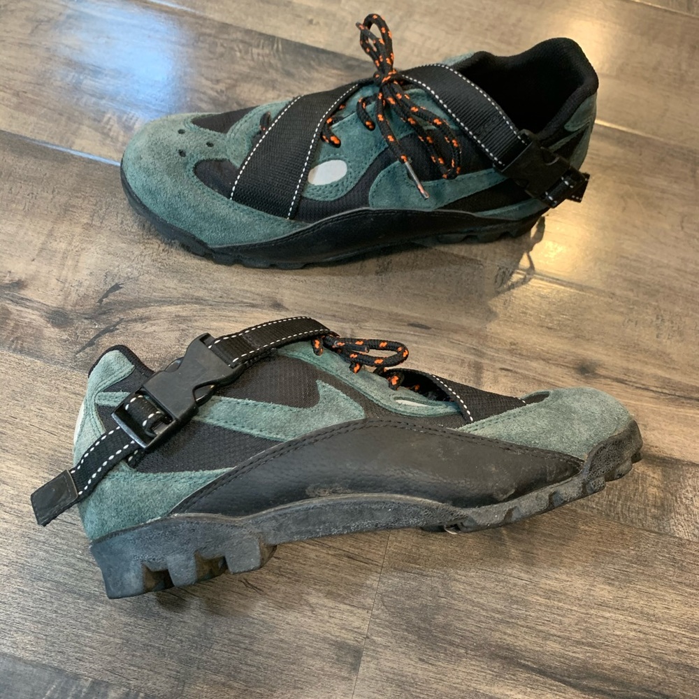 Nike ACG vintage 90s cycling shoes